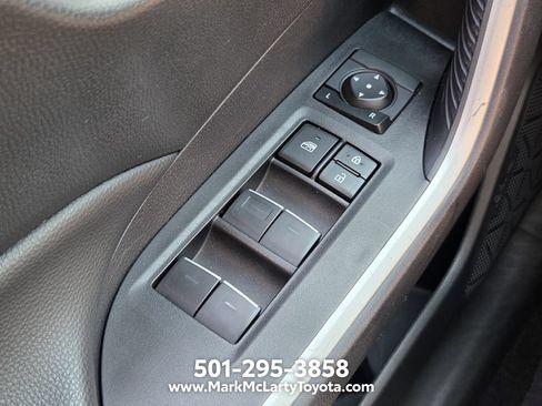 Used 2025 Toyota RAV4 XLE AWD/4WD image 23