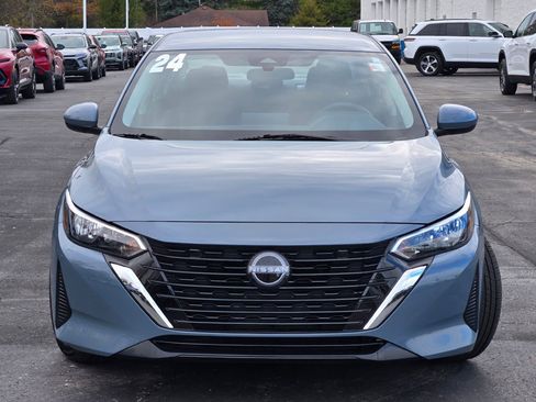 Used 2024 Nissan Sentra SV image 3