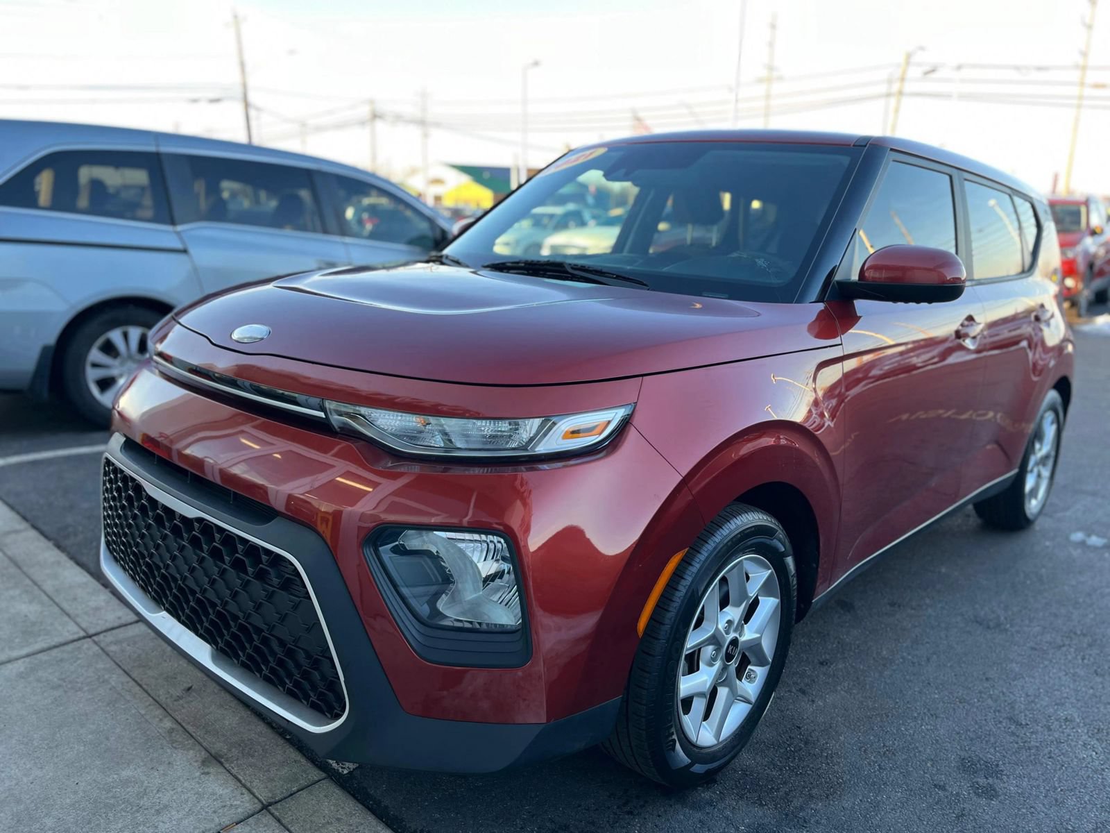 Used 2021 Kia Soul S FWD image 2