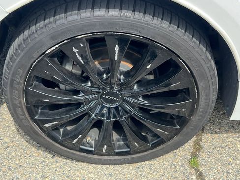 Used 2023 Toyota Corolla SE w/ Carpet Mat Package (TMS) FWD image 17