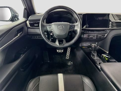 Used 2025 Toyota Camry SE FWD image 20