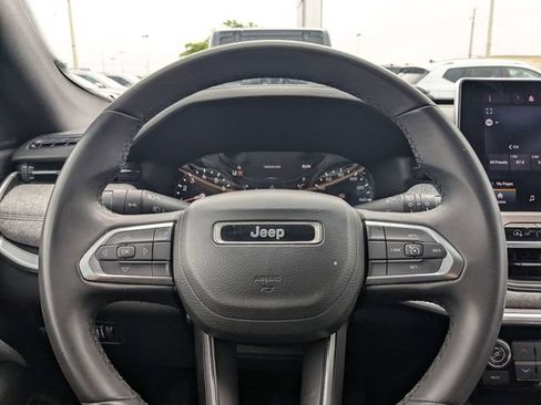 Used 2024 Jeep Compass Latitude AWD/4WD image 21