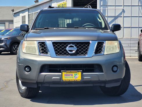 Used 2008 Nissan Pathfinder S RWD image 2