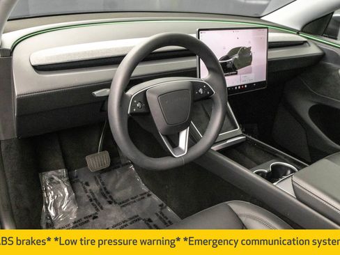 Used 2026 Tesla Model Y AWD image 4