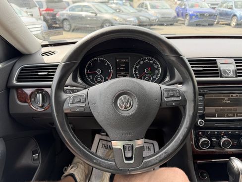 Used 2013 Volkswagen Passat TDI SEL Premium FWD image 13