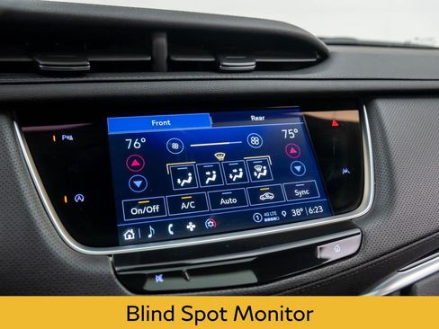 Used 2025 Cadillac XT6 Luxury image 24