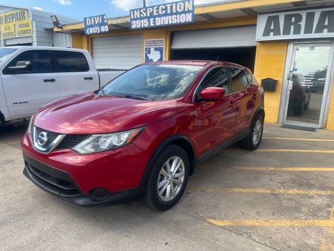 Used 2017 Nissan Rogue Sport S w/ S Appearance Package FWD image 3