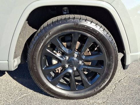 Used 2020 Jeep Grand Cherokee Altitude image 8