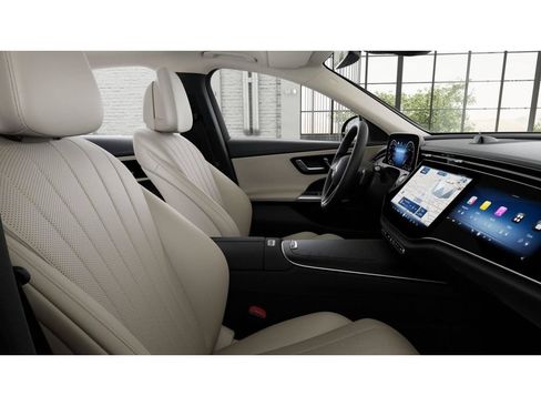 New 2026 Mercedes-Benz E 350 4MATIC Sedan image 4