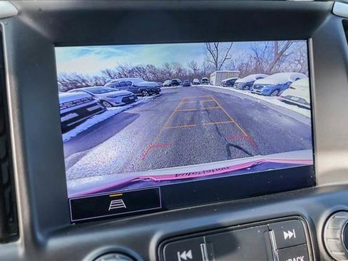 Used 2023 GMC Terrain SLT image 18