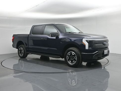 Used 2023 Ford F150 Lightning XLT image 32
