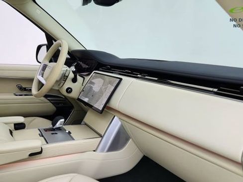 Used 2024 Land Rover Range Rover SE AWD/4WD image 19