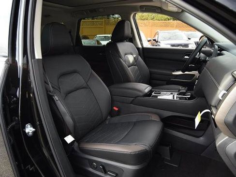 New 2025 Nissan Pathfinder Platinum image 25