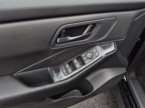 New 2026 Nissan Rogue S image 9