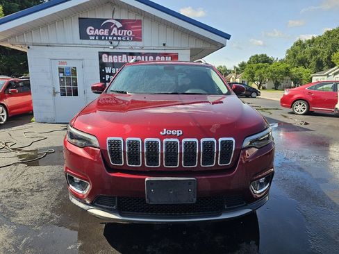 Used 2019 Jeep Cherokee Limited w/ Luxury Group AWD/4WD image 3