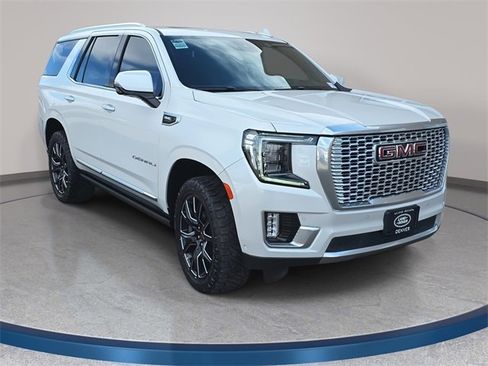 Used 2024 GMC Yukon Denali w/ Advanced Technology Package image 4