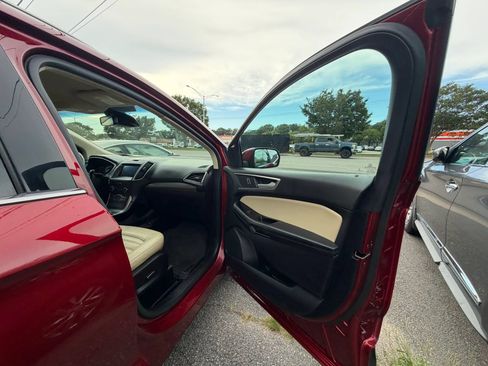 Used 2019 Ford Edge SEL w/ Equipment Group 201A FWD image 21