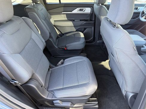 Certified 2025 Ford Explorer Active image 37