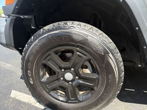 Used 2021 Jeep Wrangler Sport AWD/4WD image 27