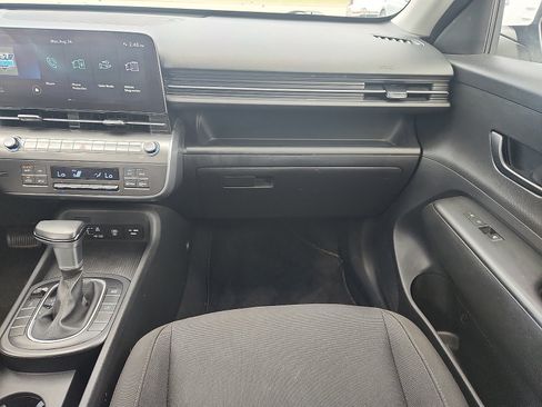 Used 2024 Hyundai Kona SEL AWD/4WD image 11