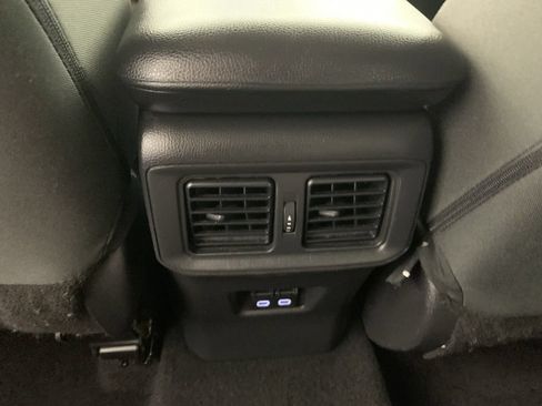 Used 2024 Toyota RAV4 XLE AWD/4WD image 32