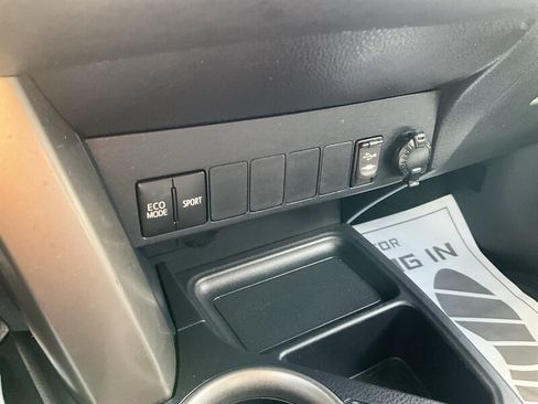 Used 2015 Toyota RAV4 LE AWD/4WD image 21
