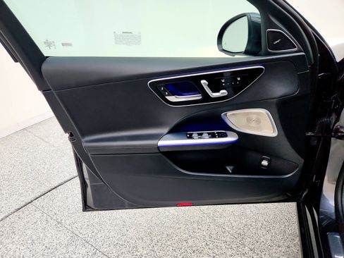 Used 2025 Mercedes-Benz C 300 Sedan image 25