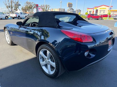 Used 2006 Pontiac Solstice Convertible w/ Power Package RWD image 5