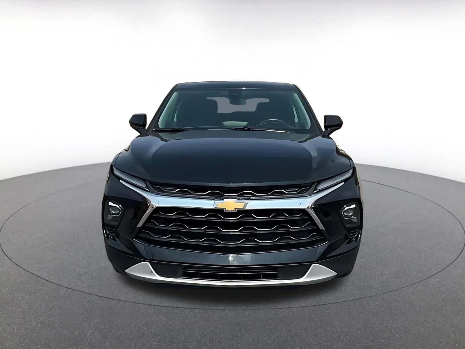 Used 2026 Chevrolet Blazer LT FWD image 4