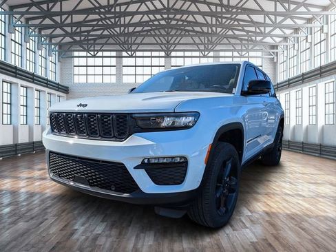New 2025 Jeep Grand Cherokee Limited w/ Luxury Tech Group II RWD image 8