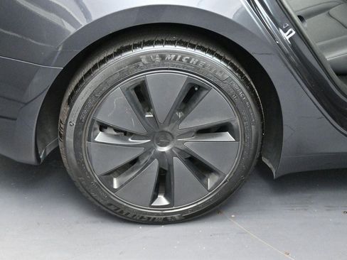 Used 2025 Tesla Model 3 Long Range RWD image 31