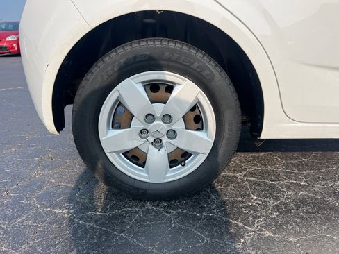 Used 2016 Chevrolet Sonic LS image 38