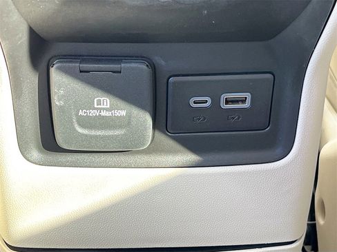 Used 2023 GMC Acadia Denali w/ Denali Ultimate Package image 27