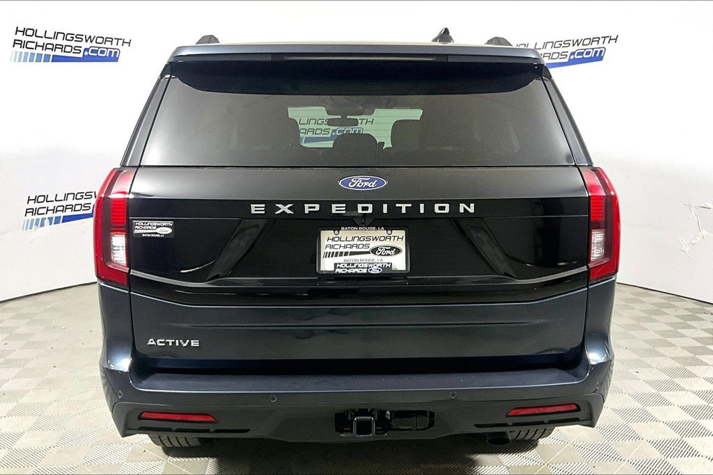 Used 2026 Ford Expedition Active RWD image 4