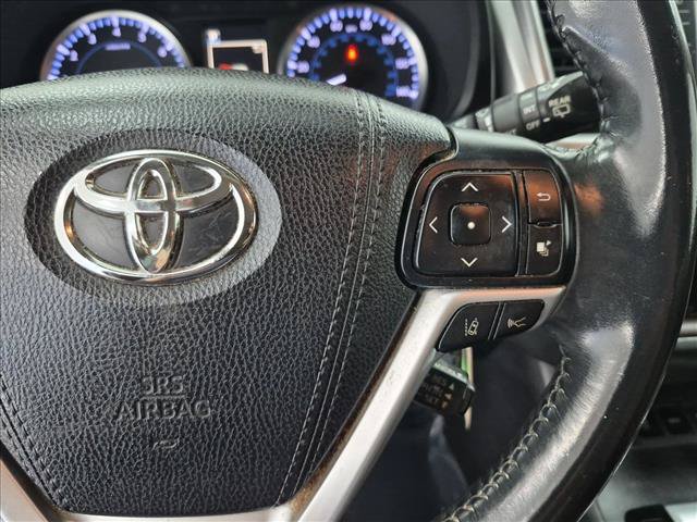 Used 2018 Toyota Highlander Plus AWD/4WD image 30