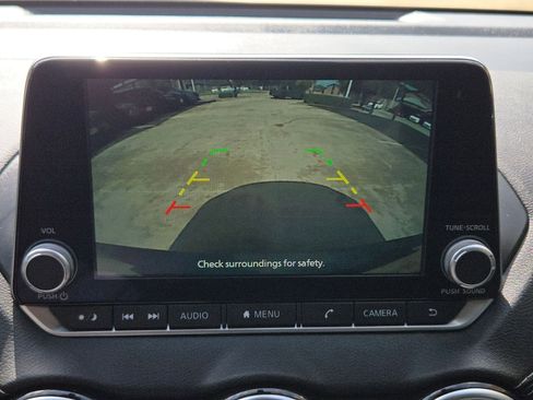Certified 2024 Nissan Sentra SV FWD image 17