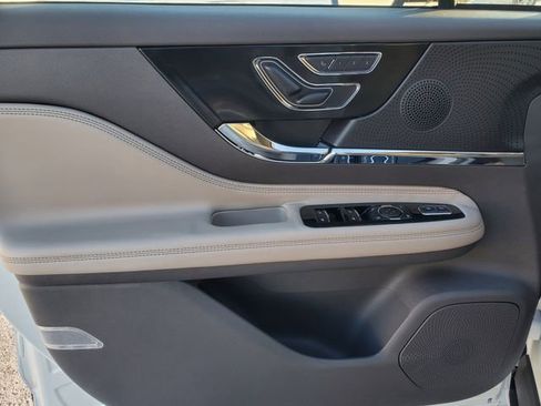 Certified 2024 Lincoln Corsair AWD w/ Equipment Group 101A image 8