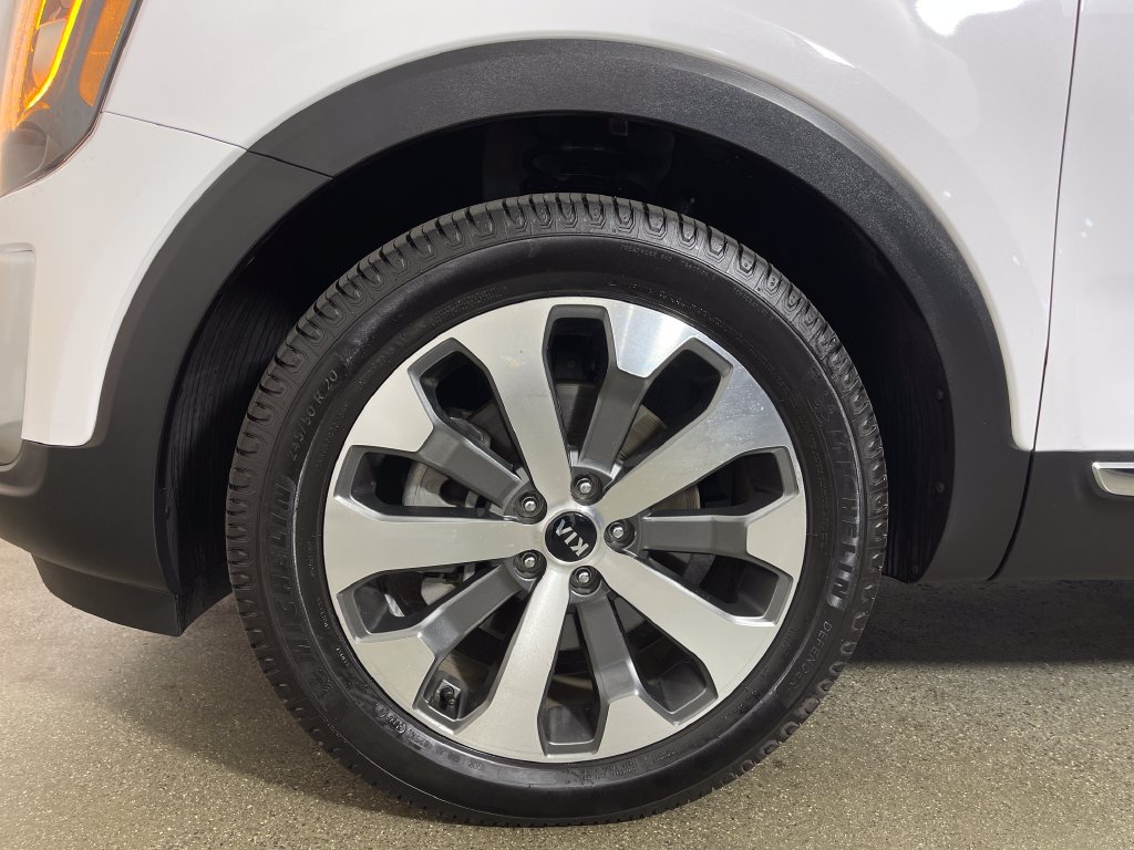 Used 2021 Kia Telluride EX w/ EX Premium Package FWD image 11