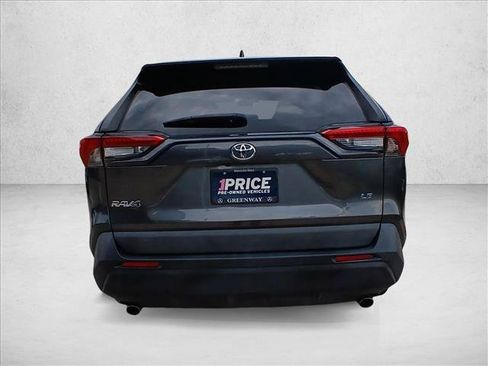 Used 2021 Toyota RAV4 LE FWD image 7
