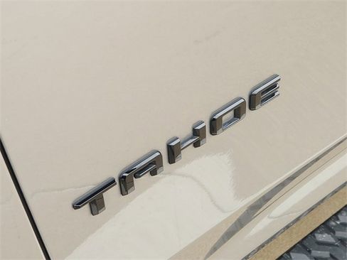 Used 2023 Chevrolet Tahoe Z71 w/ Z71 Off-Road Package AWD/4WD image 9