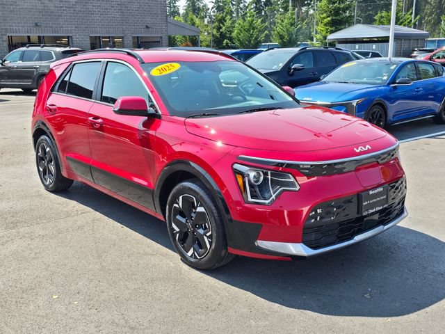 Certified 2025 Kia Niro Wind w/ Wind Preserve Package FWD image 8