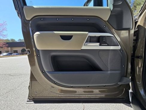 Used 2020 Land Rover Defender 110 HSE image 15