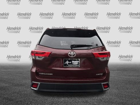 Used 2017 Toyota Highlander Limited Platinum image 9