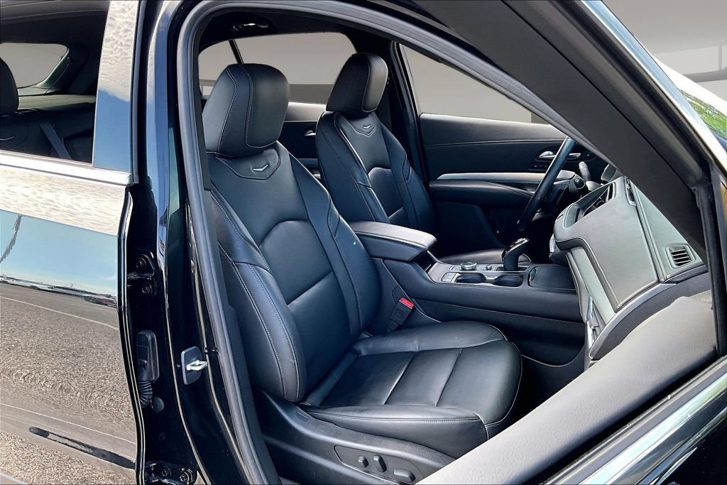 Certified 2023 Cadillac XT4 Premium Luxury FWD image 7
