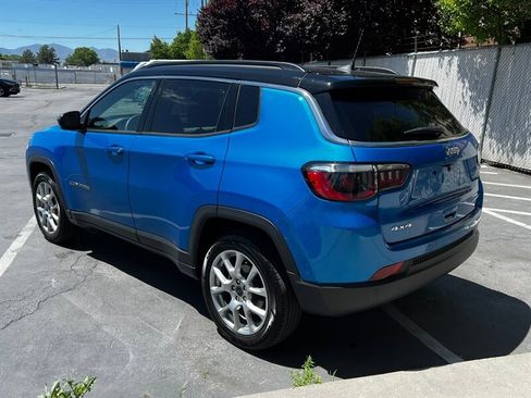 Used 2025 Jeep Compass Limited AWD/4WD image 5