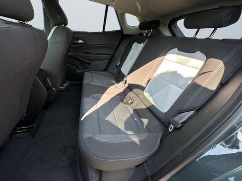 Used 2025 Chevrolet Trax LS w/ LS Convenience Package FWD image 13