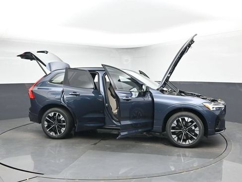 New 2026 Volvo XC60 T8 Plus w/ Climate Package PRO AWD/4WD image 44