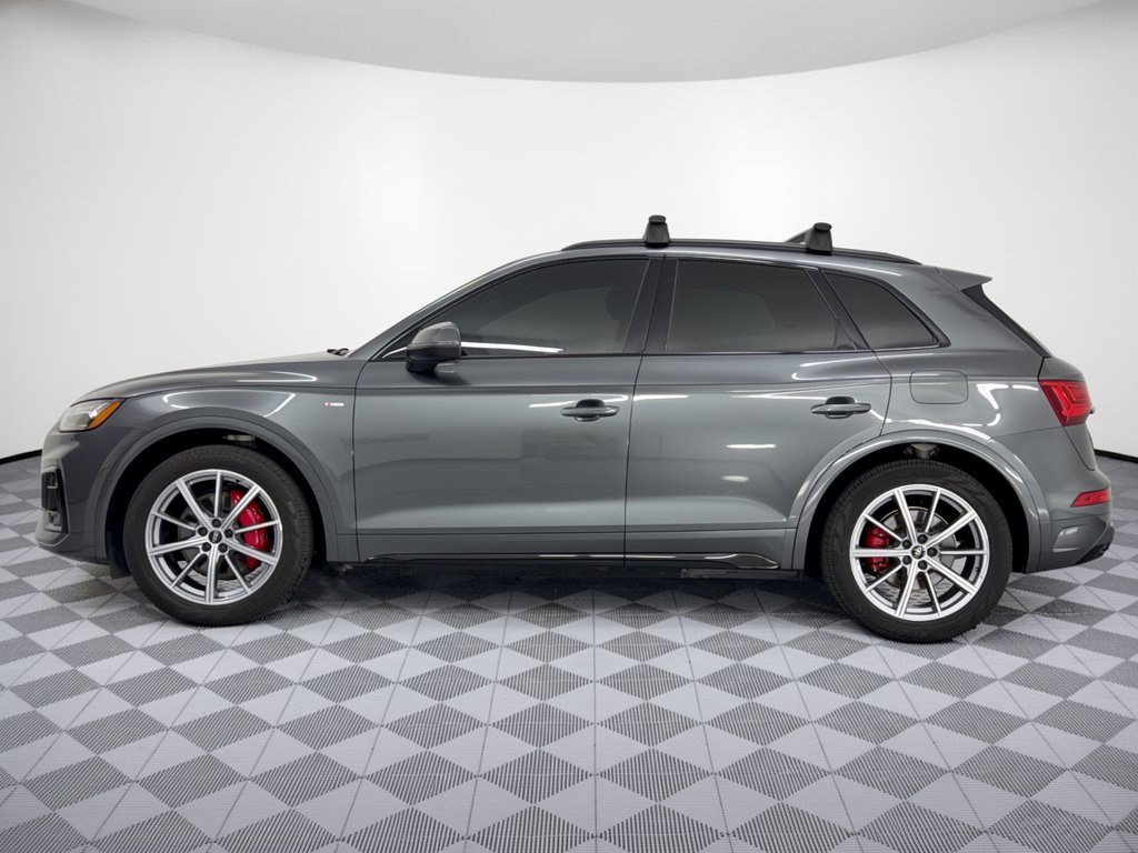 Used 2024 Audi Q5 e Premium Plus w/ Premium Plus Package AWD/4WD image 2