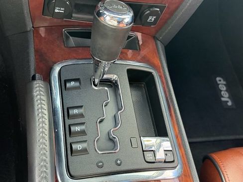 Used 2009 Jeep Grand Cherokee Overland AWD/4WD image 24