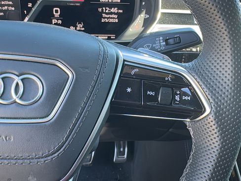 Used 2022 Audi S8 image 24